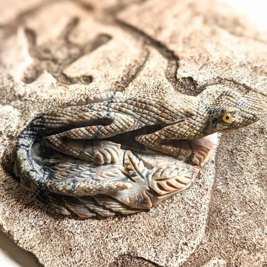 Zuni Fetish Marble Lizard by Ben Kaamasee